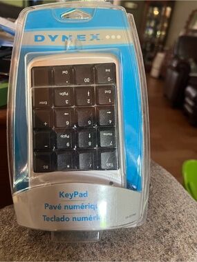 Dynex Black Numeric Keypad – USB External Number Pad